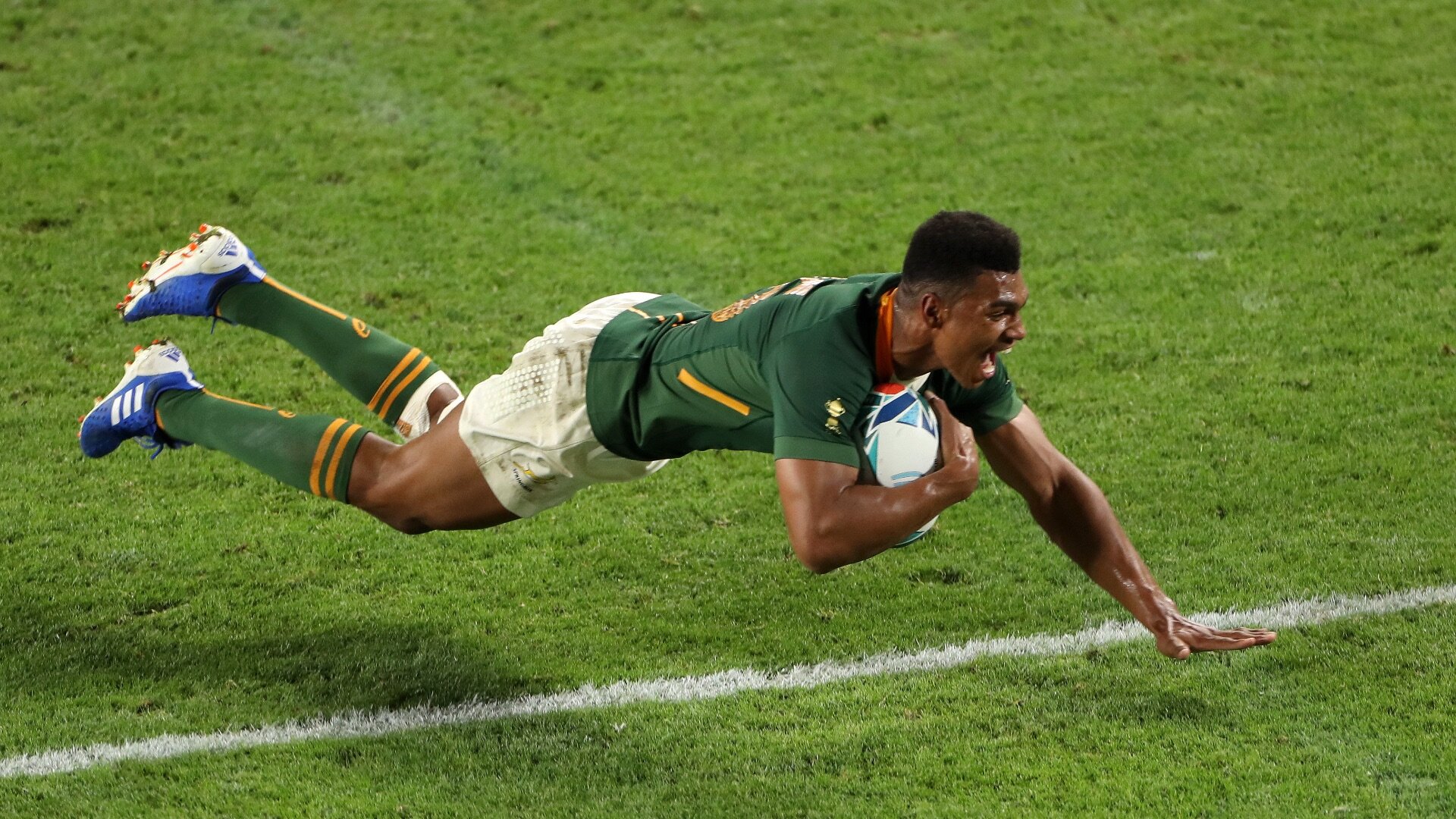 Damian Willemse scores