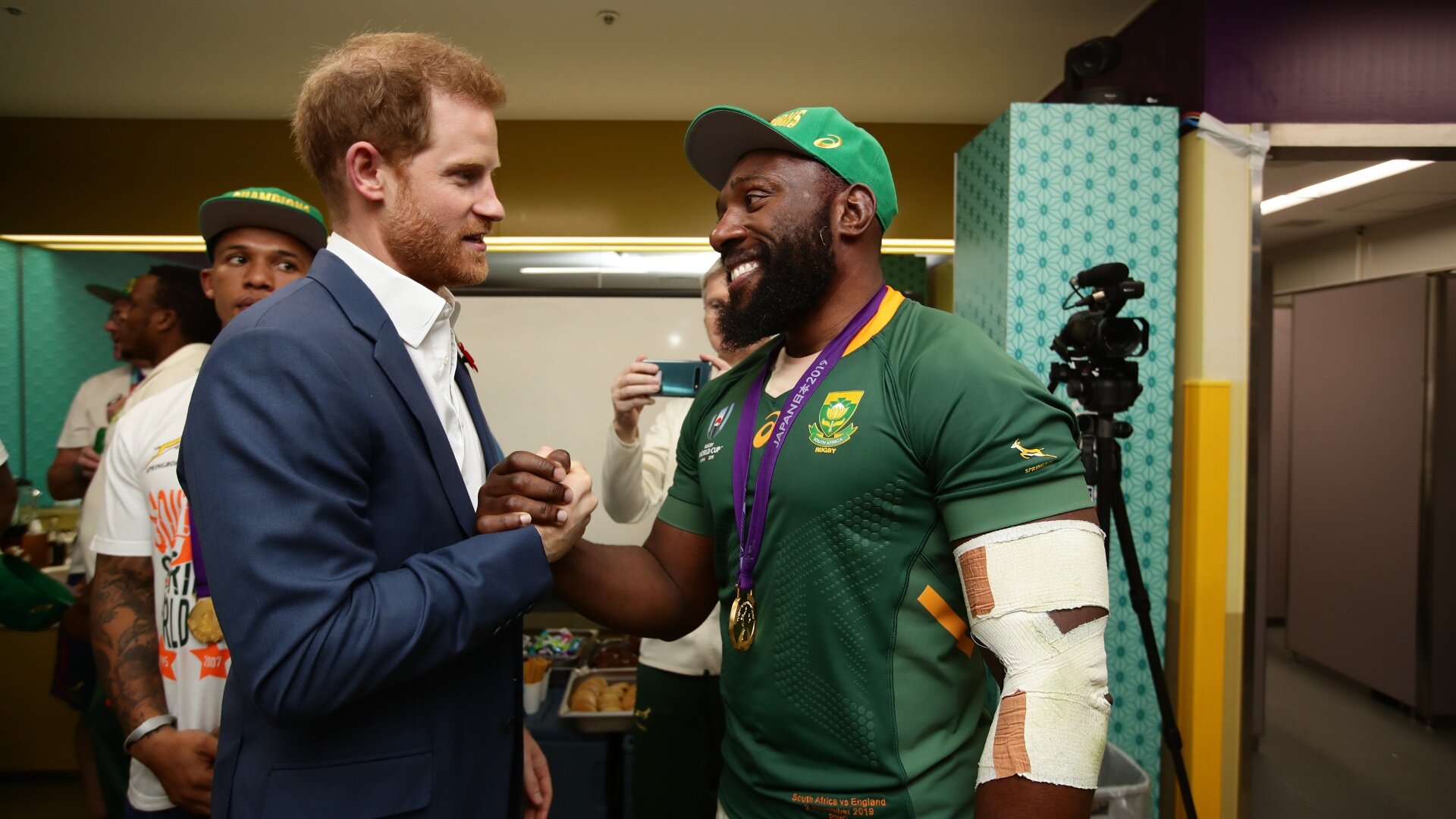 Mtawarira handshake