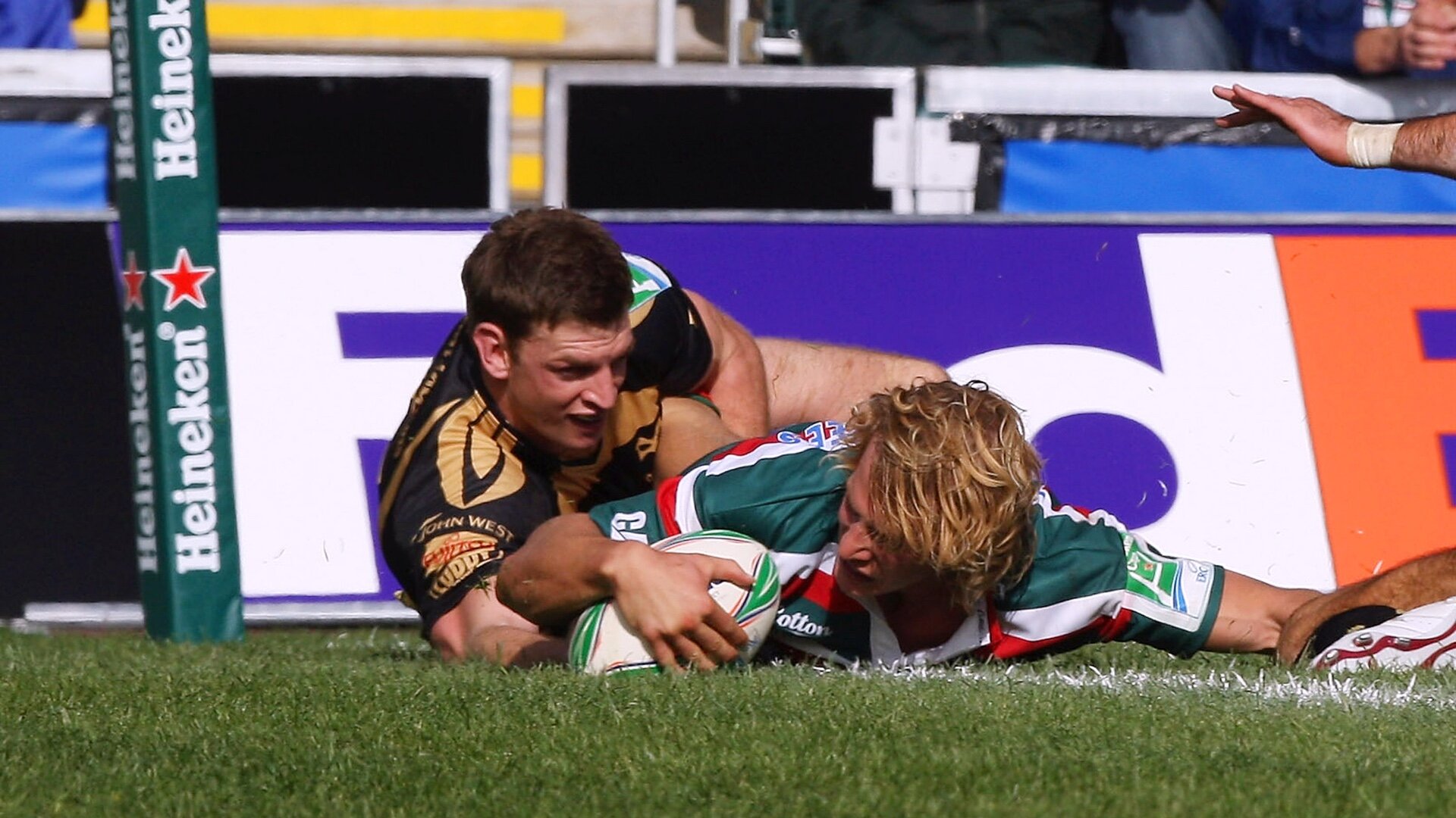 Billy Twelvetrees scores