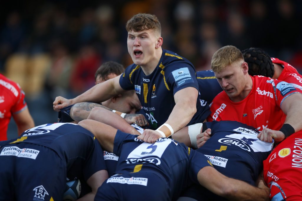 Ted Hill marshals a Worcester Warriors maul.