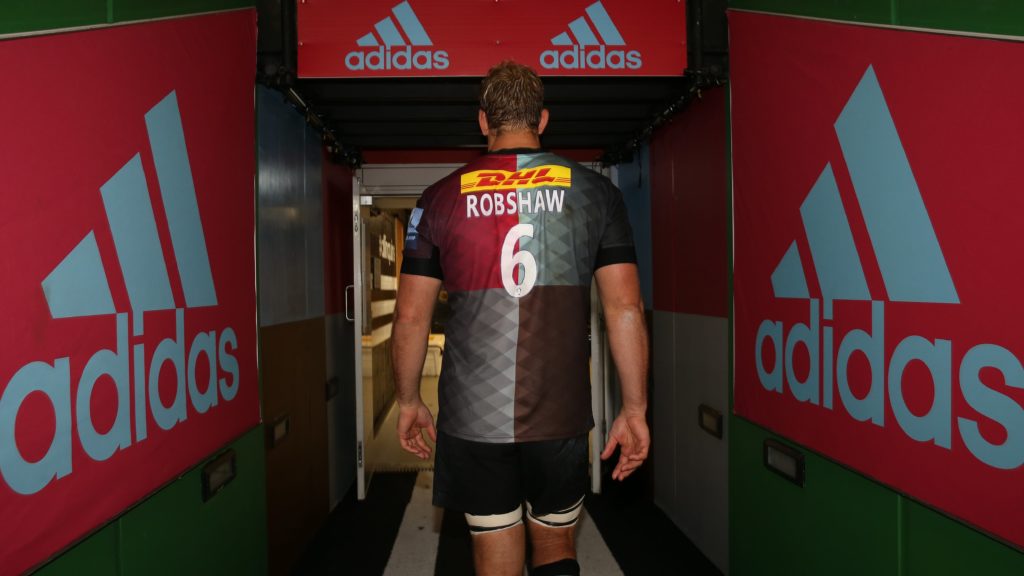 Chris Robshaw walks up the tunnel