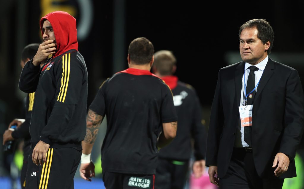 Dave Rennie oversees a Chiefs warm-up with Liam Messam
