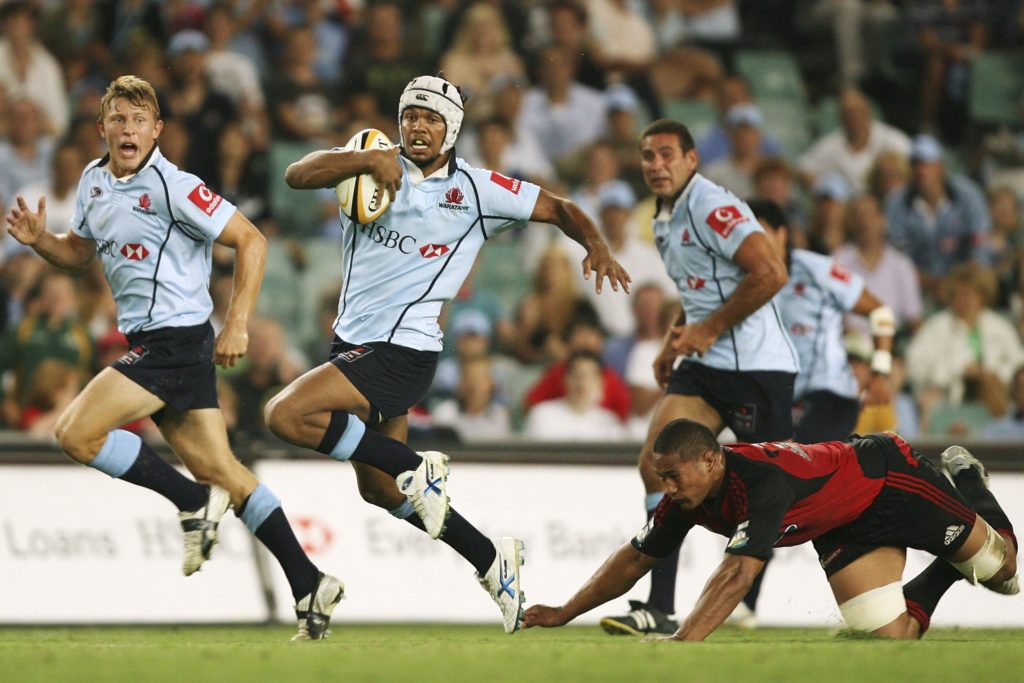 Kurtley Beale breaks the <a href=