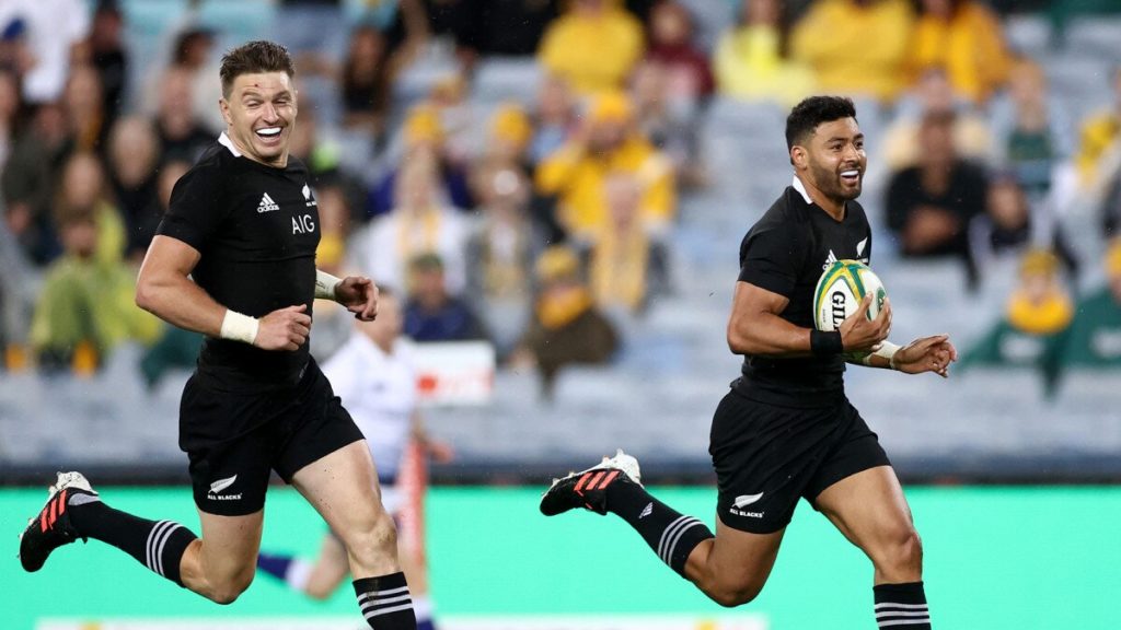 The brilliance of Dan Carter vs the genius of Beauden Barrett