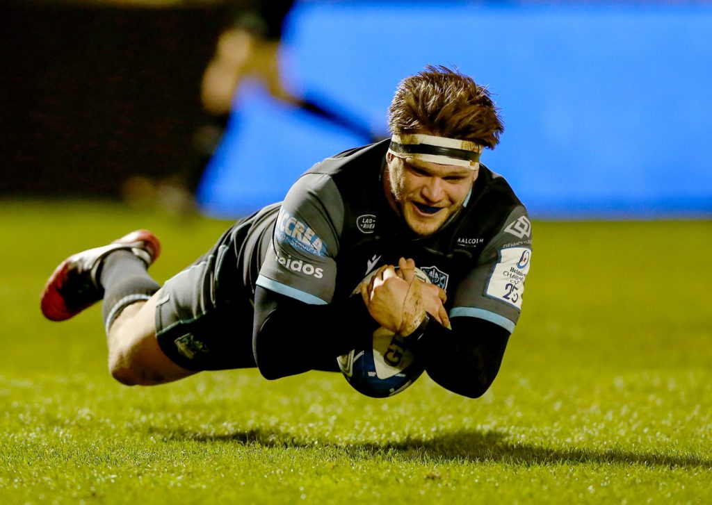 George Turner scores a try for Glasgow