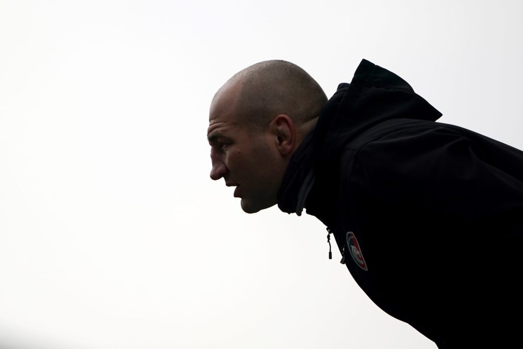 Steve Borthwick oversees Leicester Tigers training.
