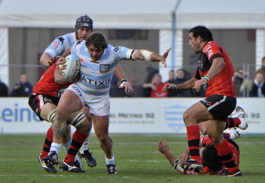 Andrea Lo Cicero carries ball for Racing 92