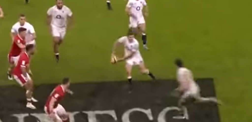 Owen Farrell passes for England