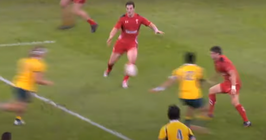 George North makes a defensive read